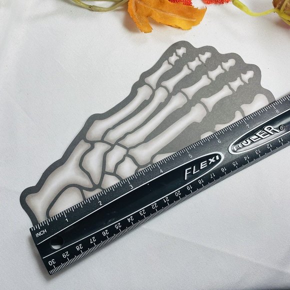 Pumpkin Hollow Shady Hollow Skeleton Footprint Floor Decoration Paper Cutout 16 - Picture 3 of 8